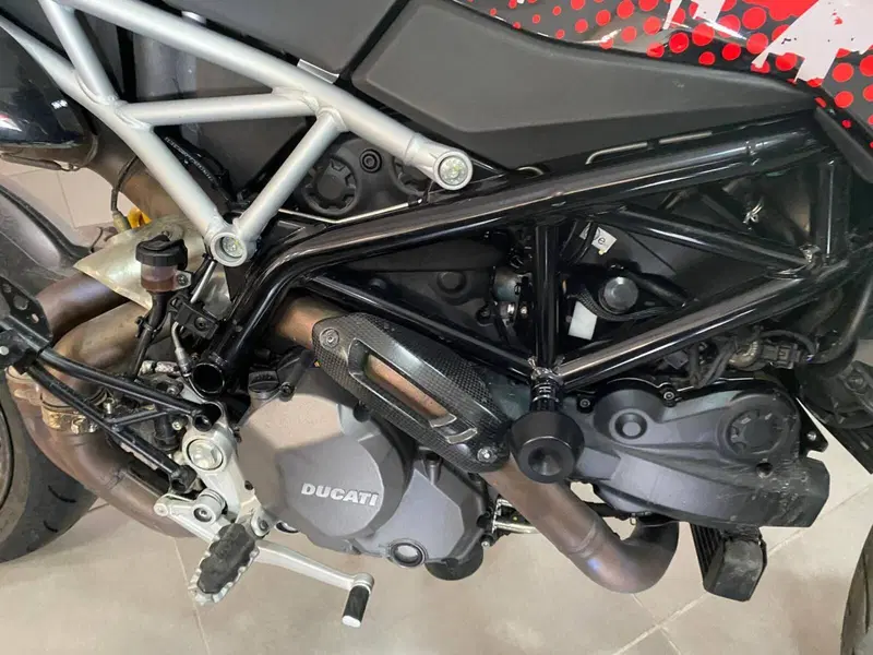 Ducati Hypermotard 950 RVE (2022 - 25) (8)