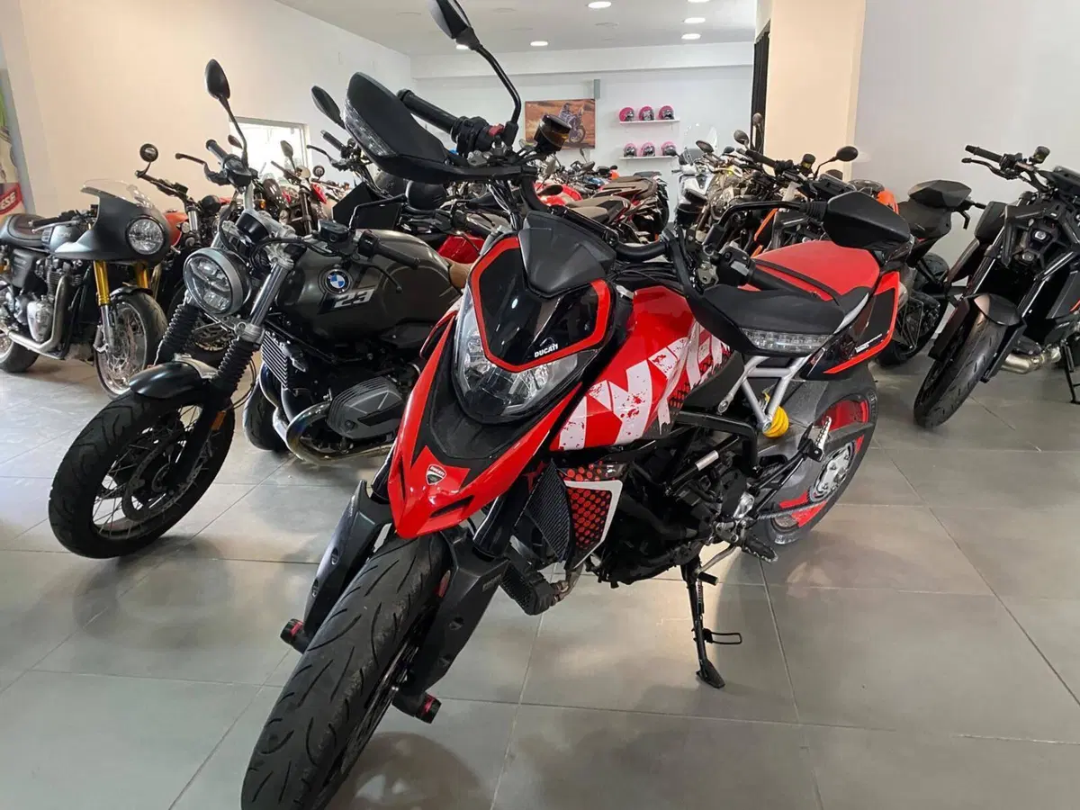 Ducati Hypermotard 950 RVE (2022 - 25) (4)