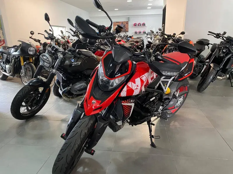 Ducati Hypermotard 950 RVE (2022 - 25) (4)