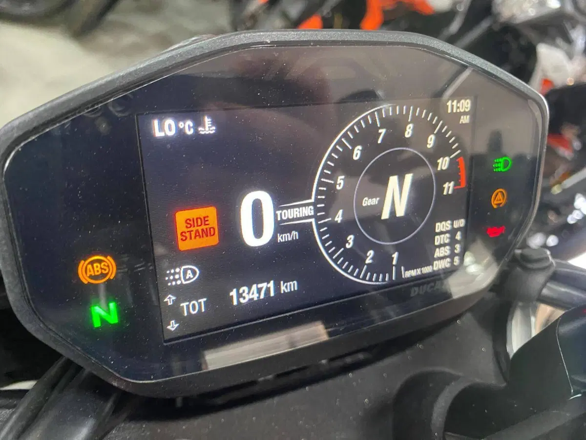 Ducati Hypermotard 950 RVE (2022 - 25) (3)