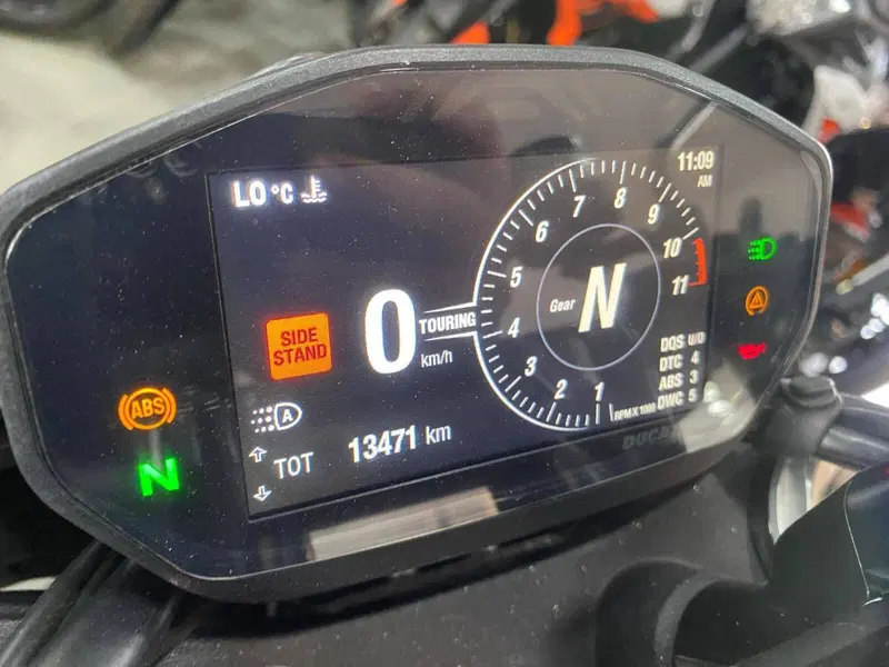 Ducati Hypermotard 950 RVE (2022 - 25) (3)