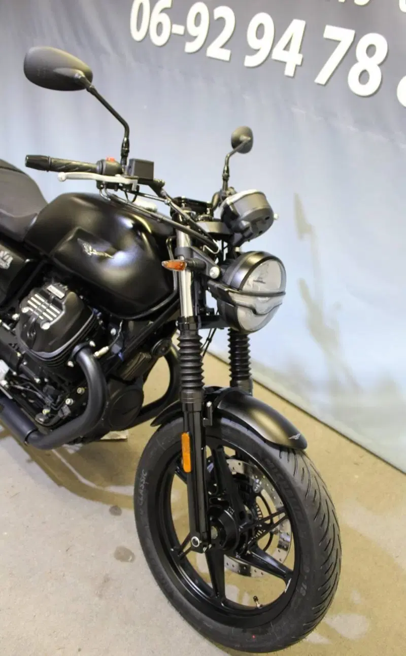 Moto Guzzi V7 Stone (2025 - 26) (8)