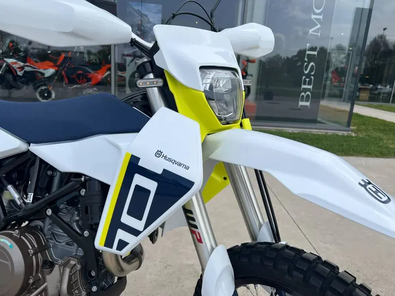 Husqvarna 701 Enduro (2026) (2)