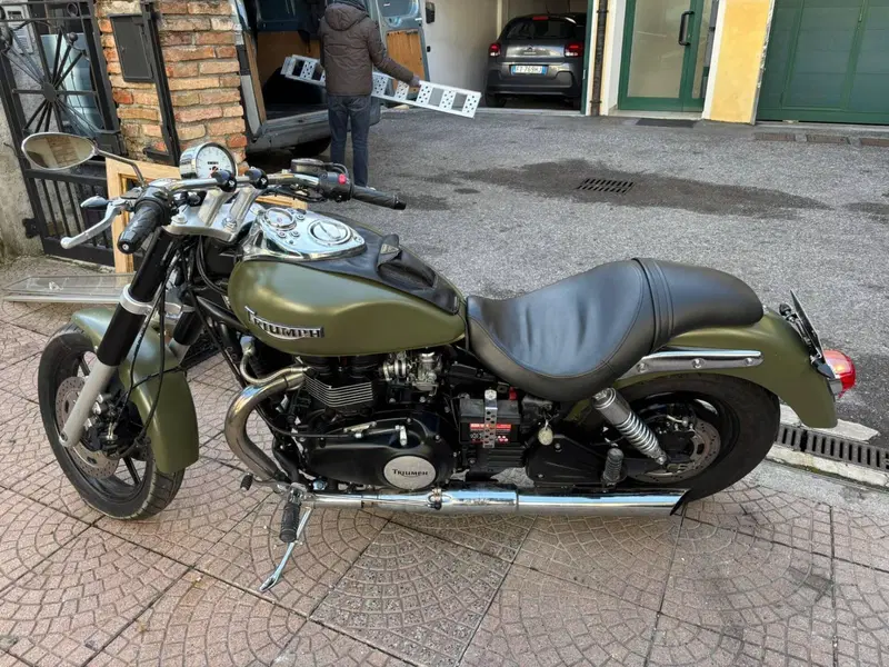 Triumph Speedmaster (2003 - 05) (6)