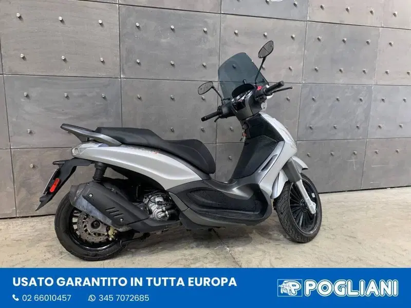 Piaggio Beverly 300 S i.e. ABS-ASR (2016 - 20) (2)