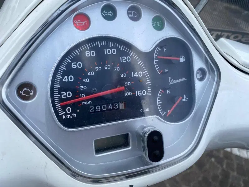 Vespa GTS 300 Super (2008 - 16) (3)