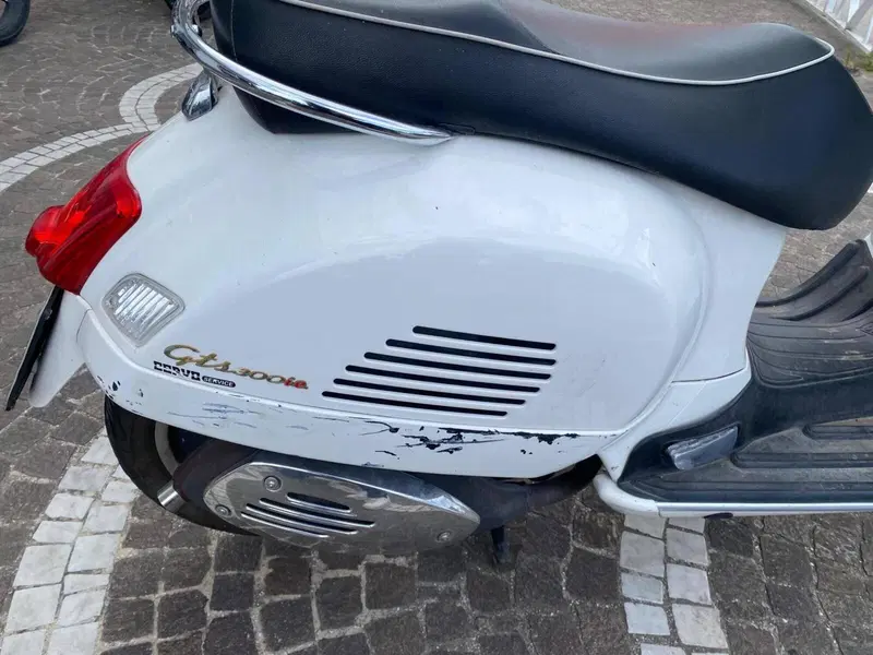 Vespa GTS 300 Super (2008 - 16) (8)