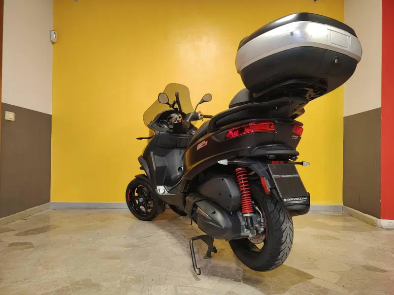Piaggio Mp3 500 ABS Hpe Sport Advanced (2021 - 23) (4)