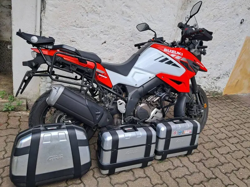 Suzuki V-Strom 1050XT (2020 - 23) (2)