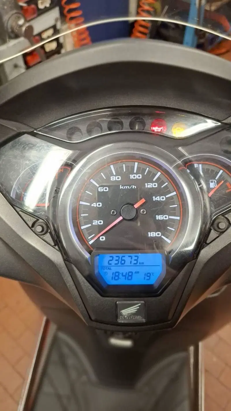 Honda SH 300 i ABS (2016 - 20) (4)