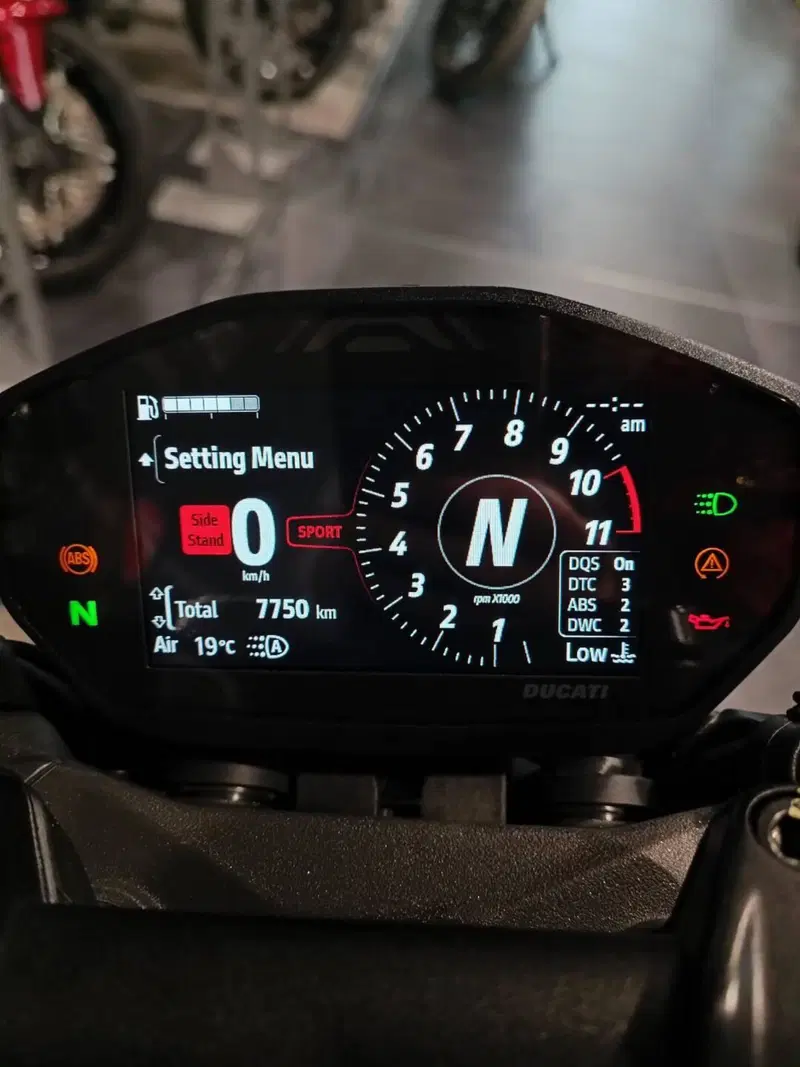 Ducati Monster 937 (2021 - 25) (9)