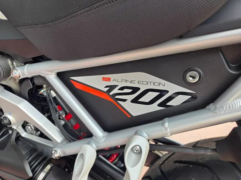 Triumph Tiger 1200 Alpine Special Edition (2026) (14)