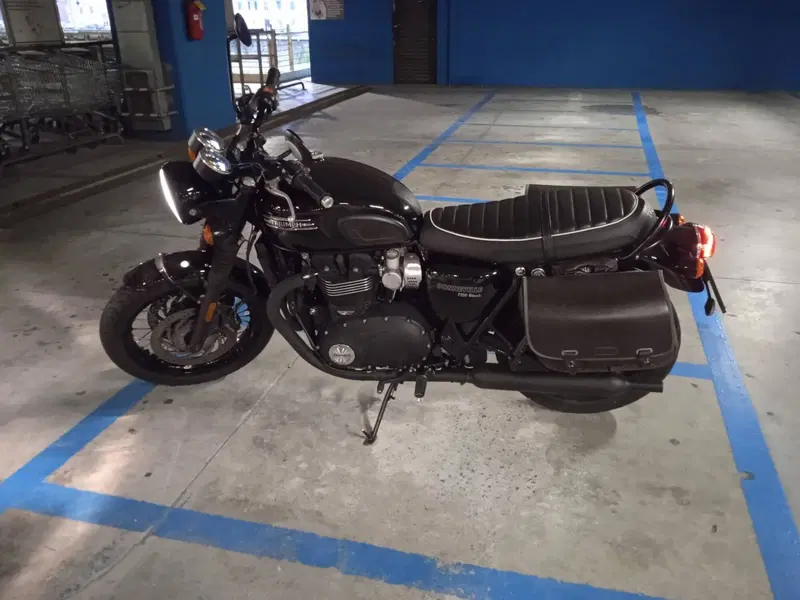 Triumph Bonneville T120 Black (2021 - 25)