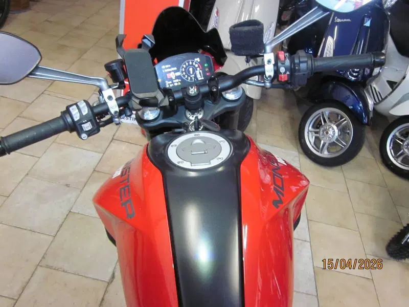 Ducati Monster 937 + (2021 - 25) (10)