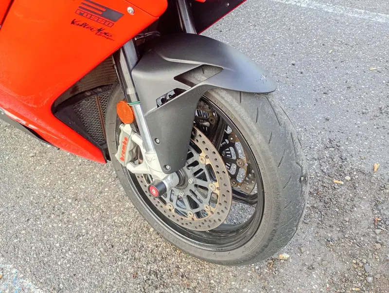 MV Agusta F3 800 Rosso (2021 - 23) (9)