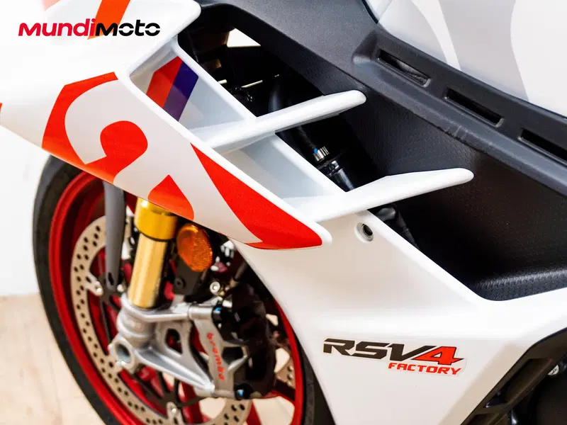 Aprilia RSV4 1100 Factory (2025 - 26) (29)