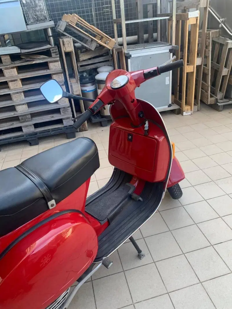 Piaggio PX200E (2)