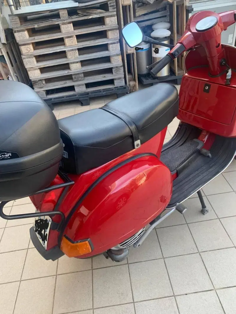 Piaggio PX200E (3)