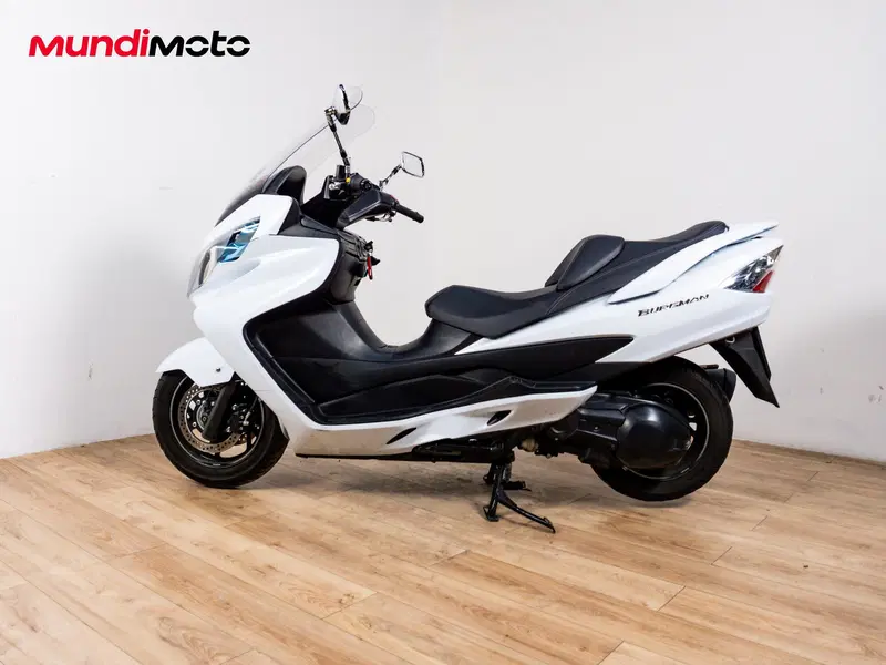 Suzuki Burgman 400 (2022 - 24) (6)