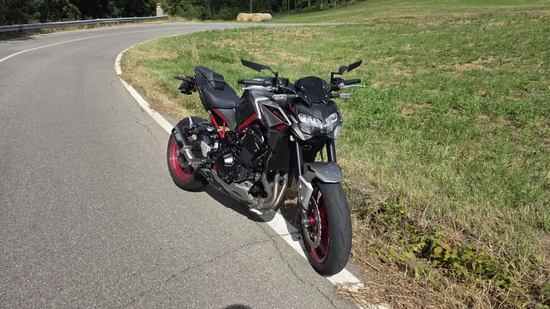Kawasaki Z 900 (2021 - 24) (3)