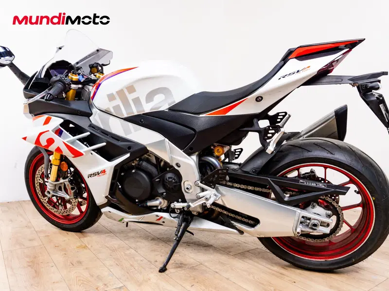 Aprilia RSV4 1100 Factory (2025 - 26) (7)