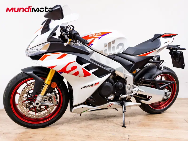 Aprilia RSV4 1100 Factory (2025 - 26) (8)