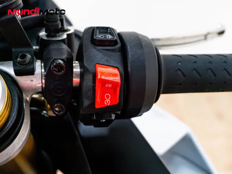 Aprilia RSV4 1100 Factory (2025 - 26) (23)