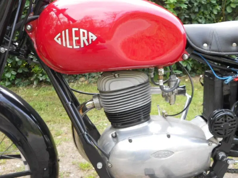 Gilera 150 Sport (3)