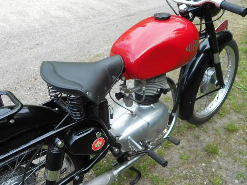 Gilera 150 Sport (5)
