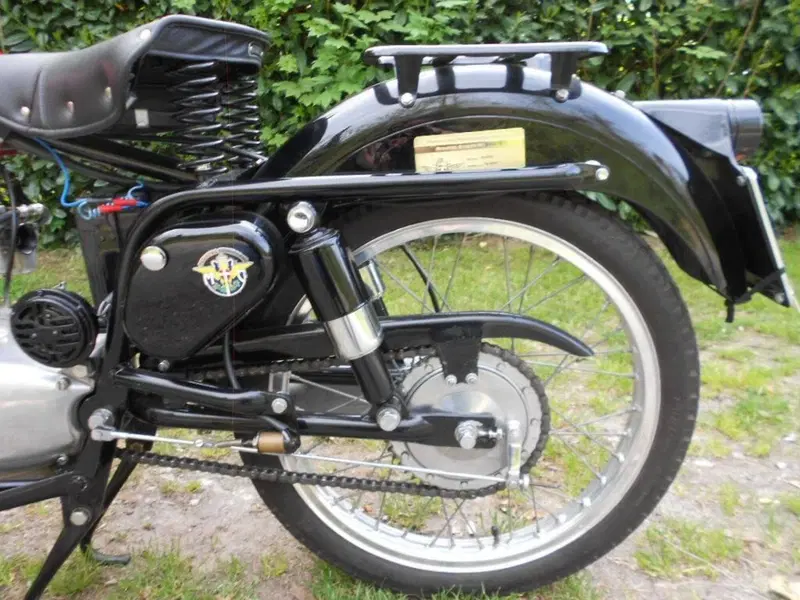 Gilera 150 Sport (9)