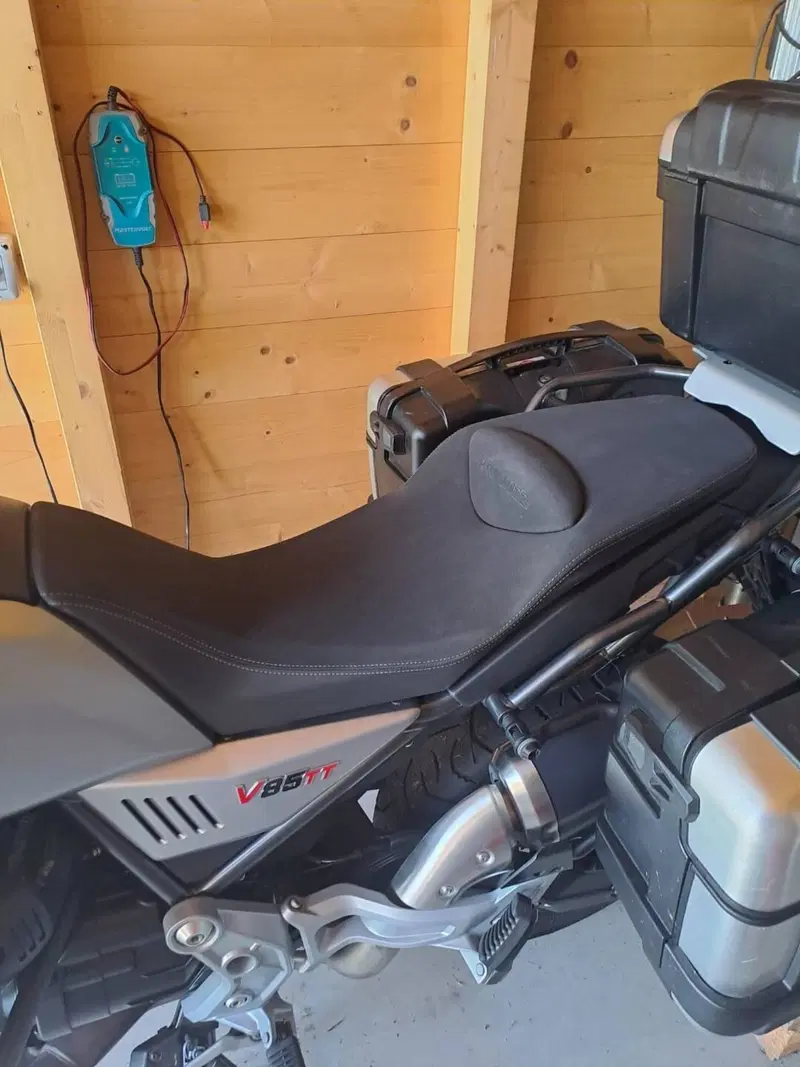 sella ribassata guzzi V85tt Moto Guzzi (2)