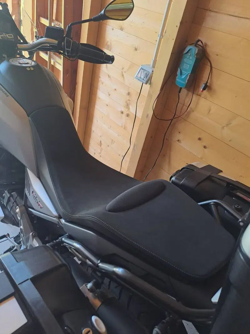 sella ribassata guzzi V85tt Moto Guzzi (3)