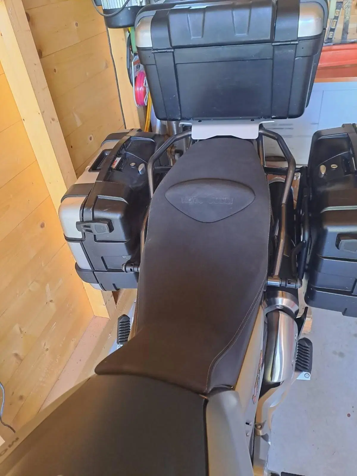 sella ribassata guzzi V85tt Moto Guzzi (4)