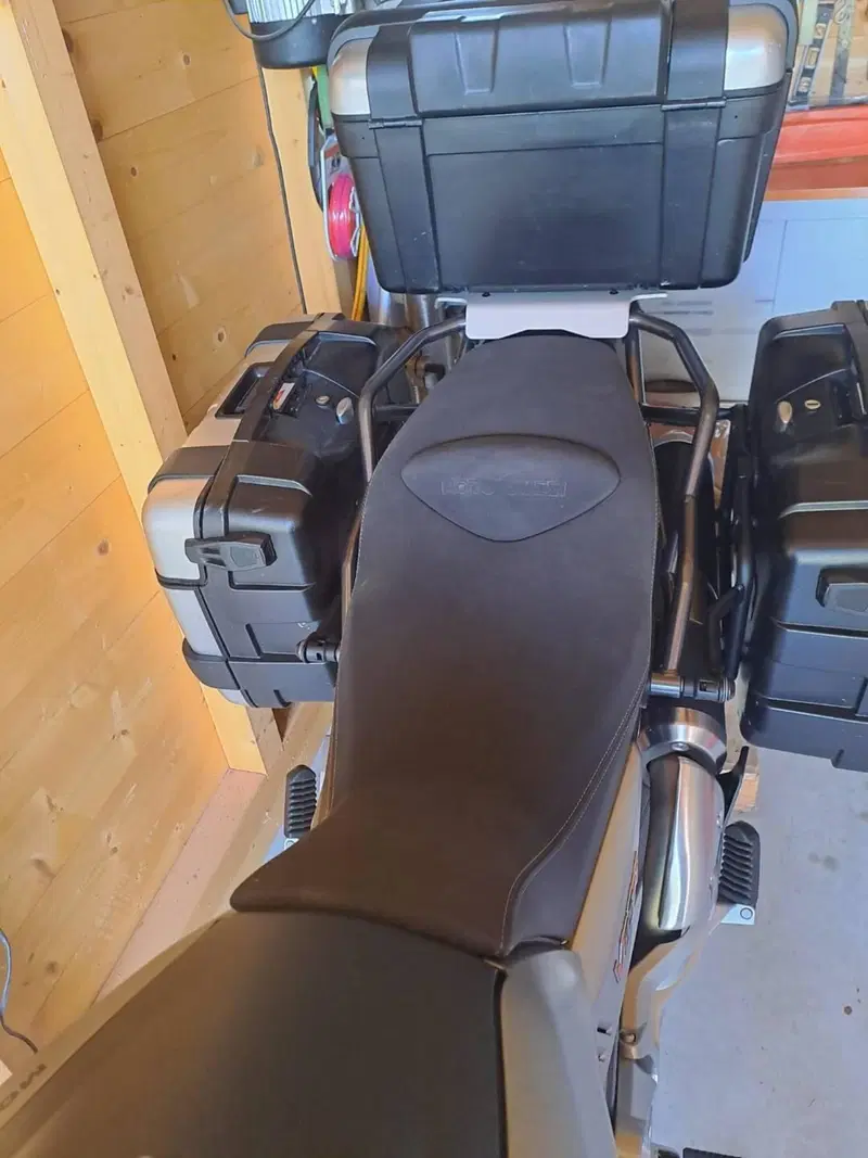 sella ribassata guzzi V85tt Moto Guzzi (4)