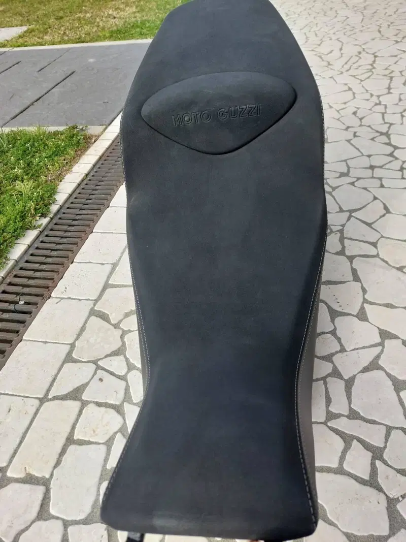 sella ribassata guzzi V85tt Moto Guzzi (7)