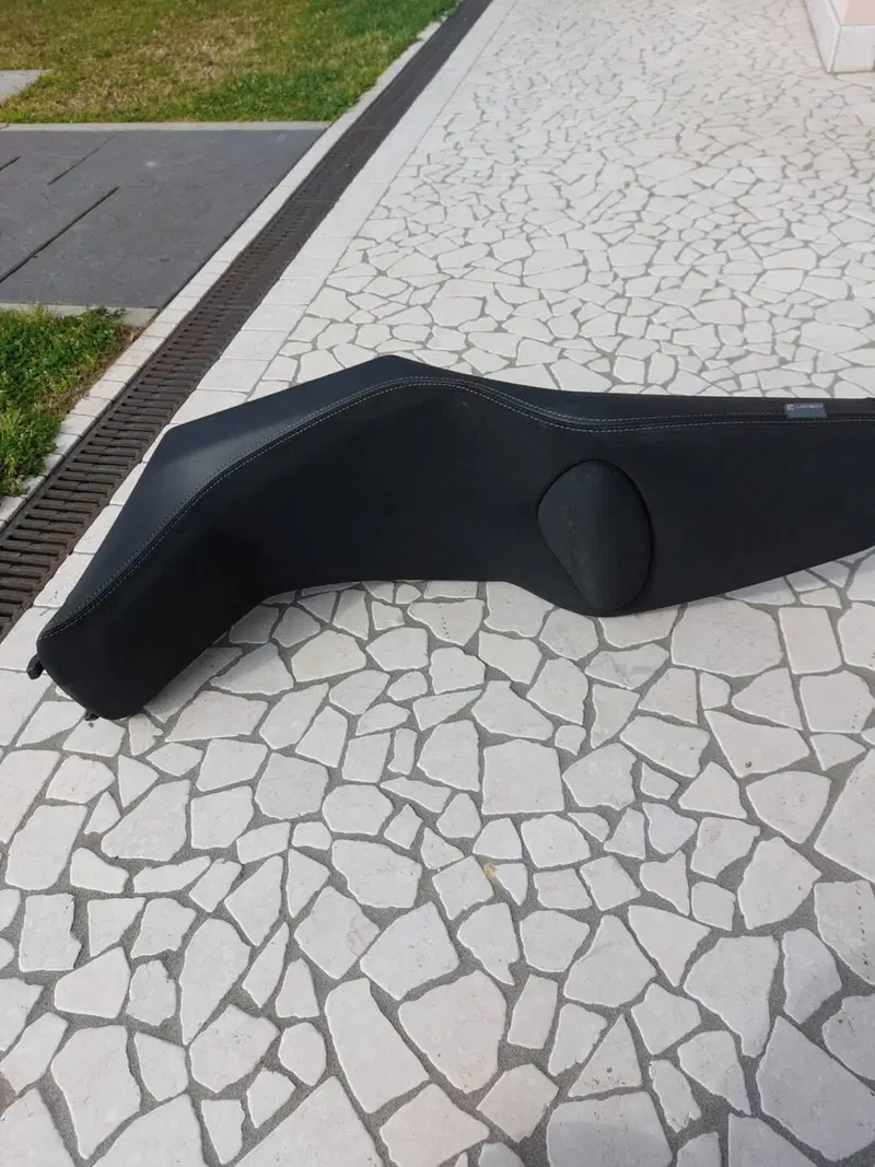 sella ribassata guzzi V85tt Moto Guzzi (8)