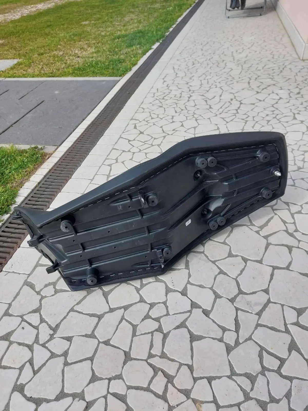 sella ribassata guzzi V85tt Moto Guzzi (11)