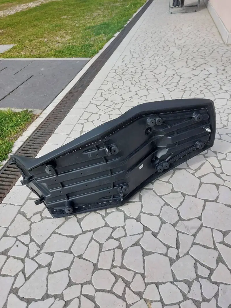 sella ribassata guzzi V85tt Moto Guzzi (11)