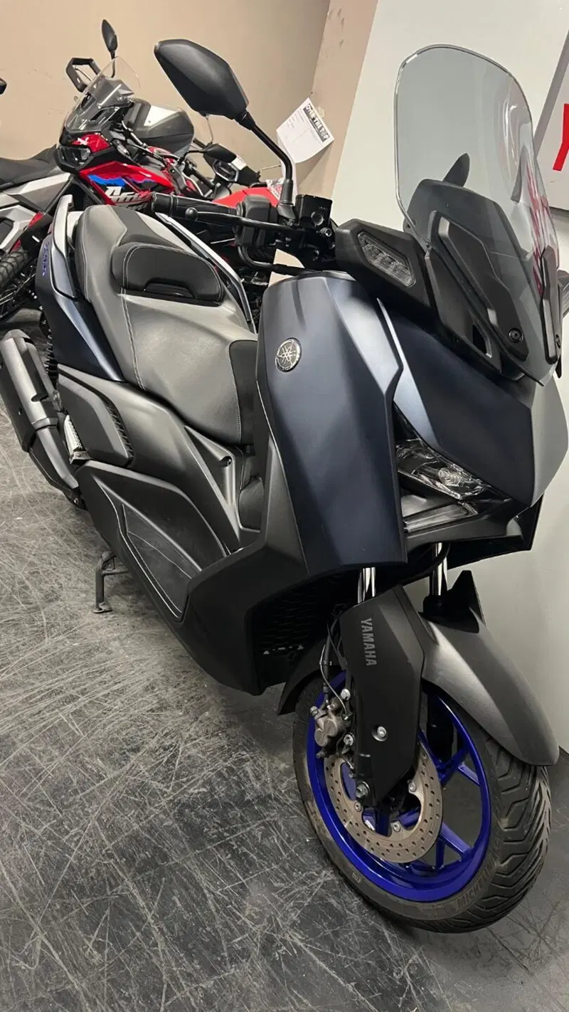 Yamaha X-Max 300 (2021 - 24) (9)