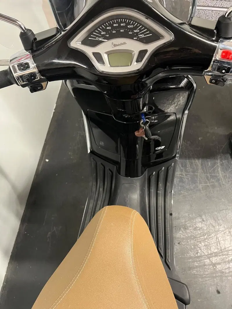 Vespa Primavera 125 (2021 - 23) (8)