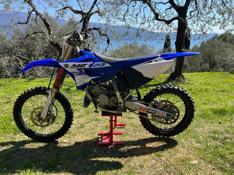 Yamaha YZ 125 (2016) (3)