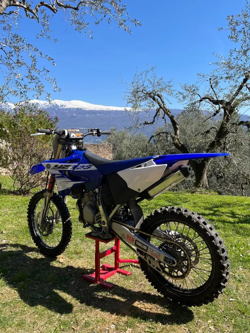 Yamaha YZ 125 (2016) (4)