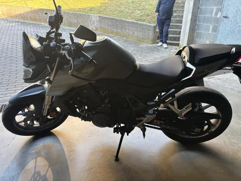 Honda CB 750 Hornet (2023 - 24) (3)