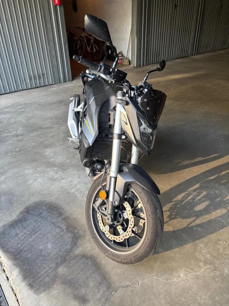 Honda CB 750 Hornet (2023 - 24) (5)