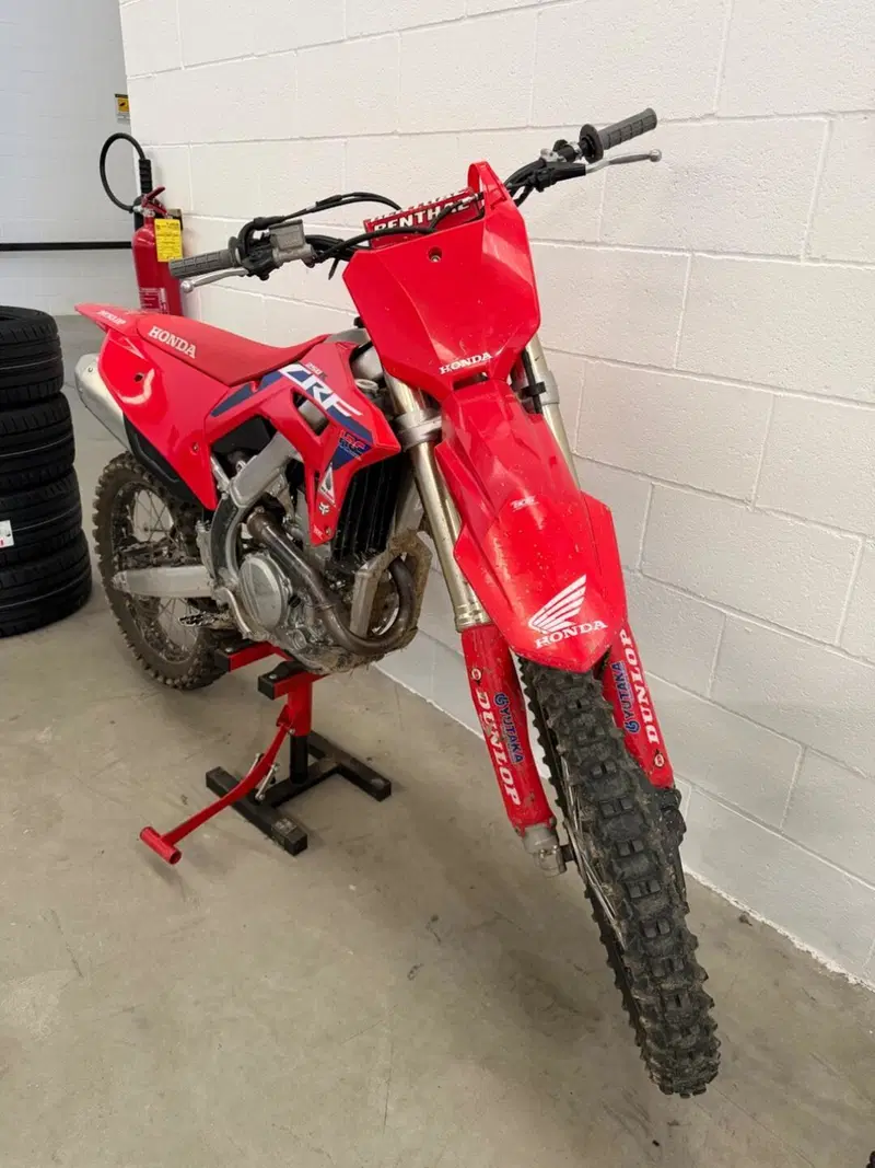 Honda CRF 250R (2022) (2)