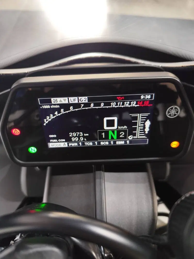 Yamaha YZF R1 (2020 - 25) (8)