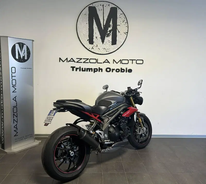 Triumph Speed Triple 1050 R ABS (2016 - 17) (2)