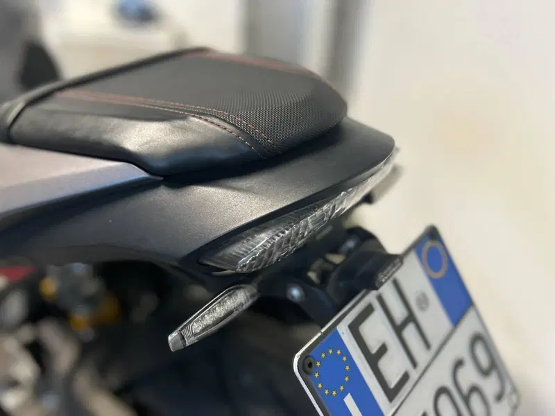 Triumph Speed Triple 1050 R ABS (2016 - 17) (8)