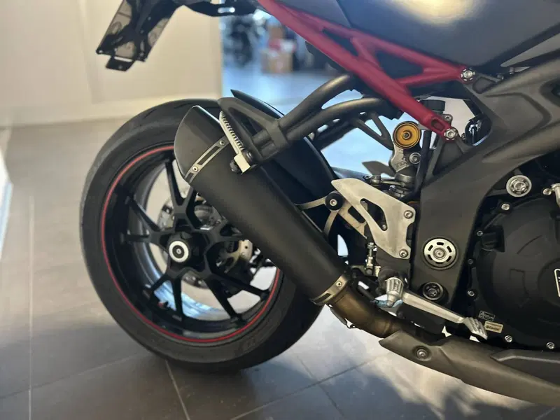Triumph Speed Triple 1050 R ABS (2016 - 17) (9)