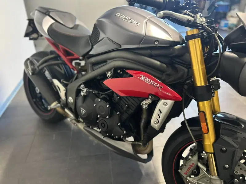 Triumph Speed Triple 1050 R ABS (2016 - 17) (10)